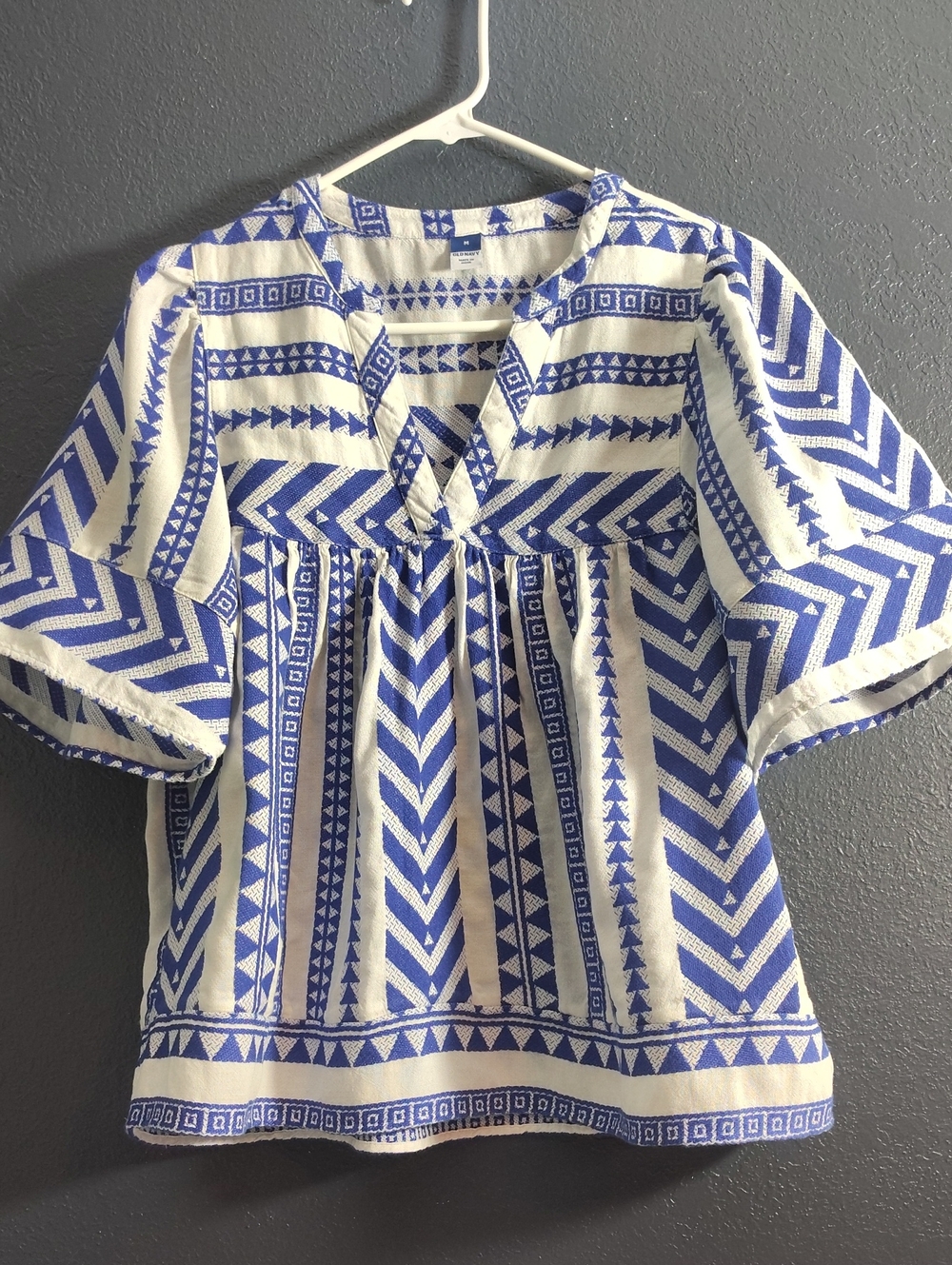 Old Navy Blue and White Geometric Peasant Boho Top Size Medium